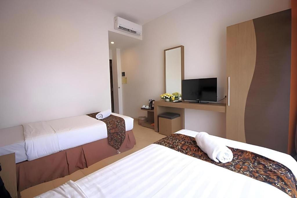Hotel Grand Malioboro Yogyakarta Exterior foto