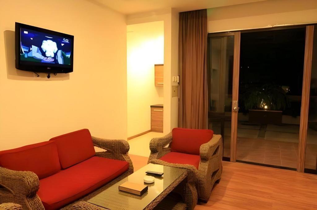 Hotel Grand Malioboro Yogyakarta Exterior foto