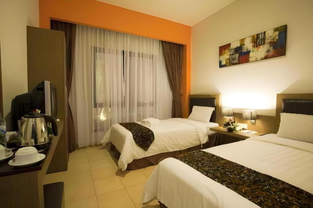 Hotel Grand Malioboro Yogyakarta Exterior foto