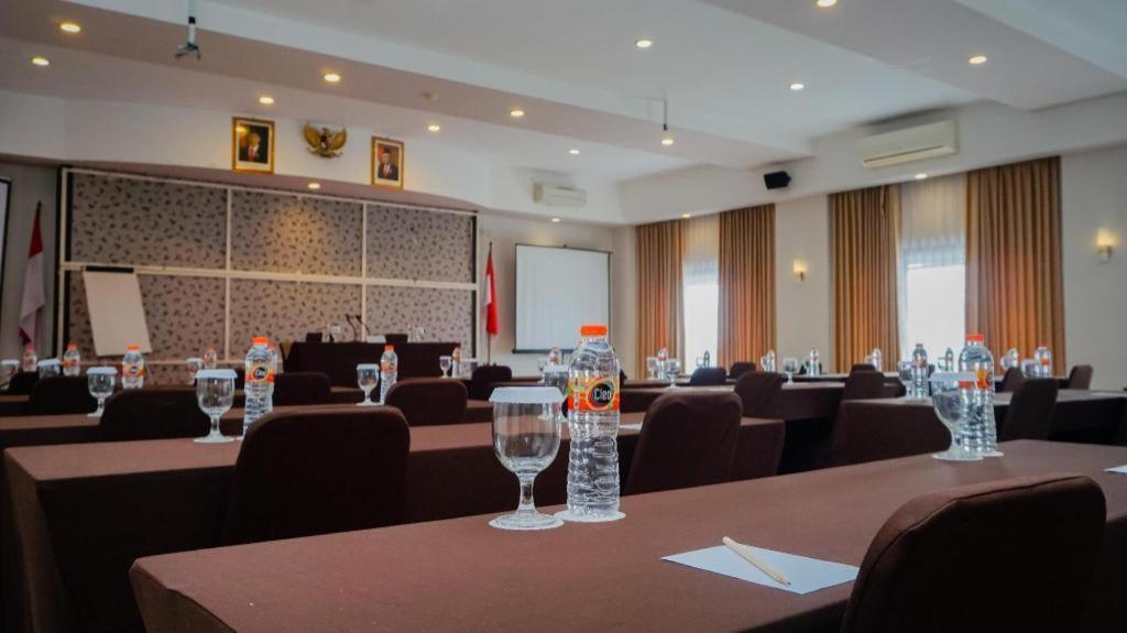Hotel Grand Malioboro Yogyakarta Exterior foto