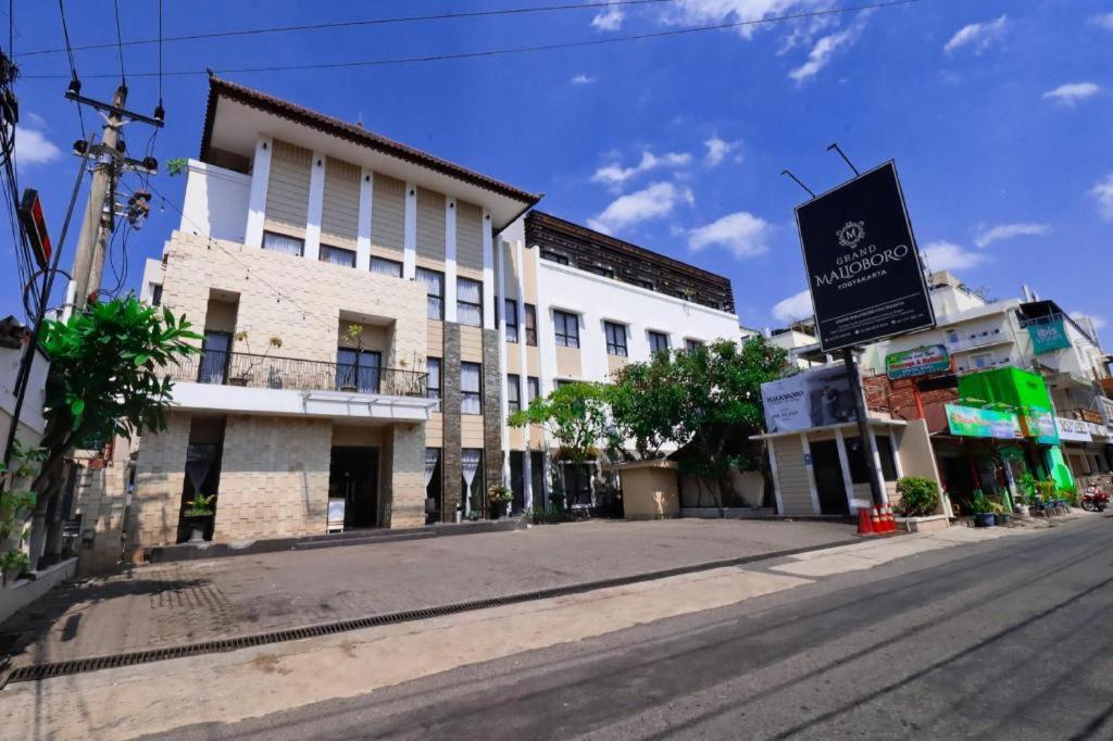 Hotel Grand Malioboro Yogyakarta Exterior foto