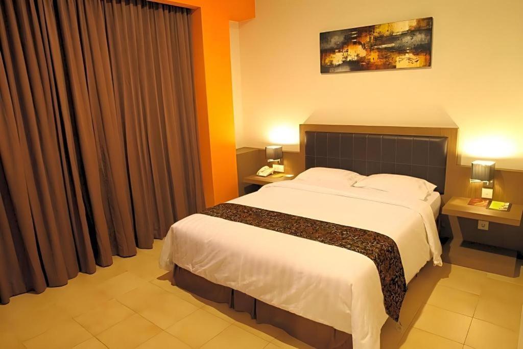 Hotel Grand Malioboro Yogyakarta Exterior foto