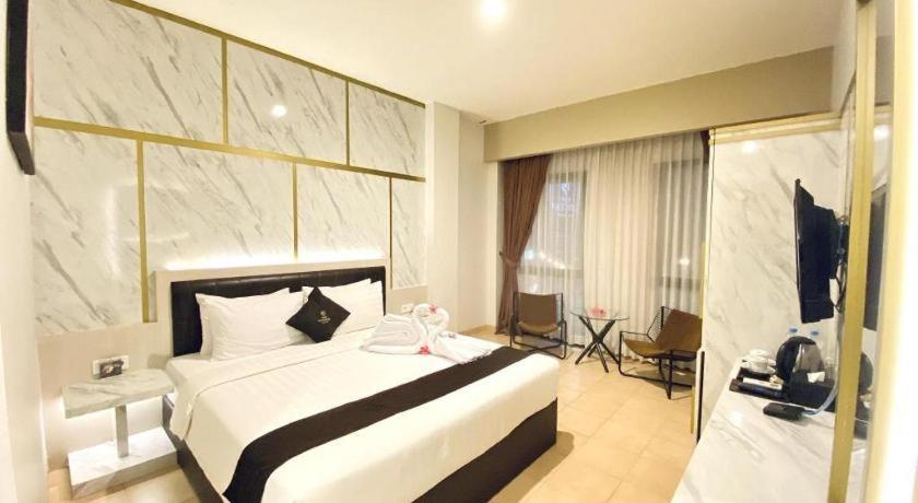 Hotel Grand Malioboro Yogyakarta Exterior foto