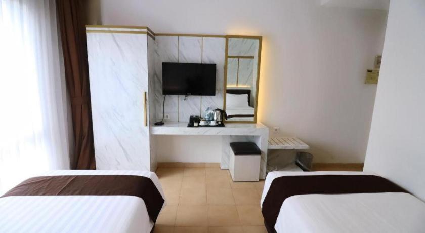 Hotel Grand Malioboro Yogyakarta Exterior foto