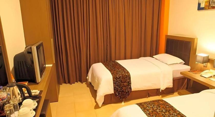 Hotel Grand Malioboro Yogyakarta Exterior foto