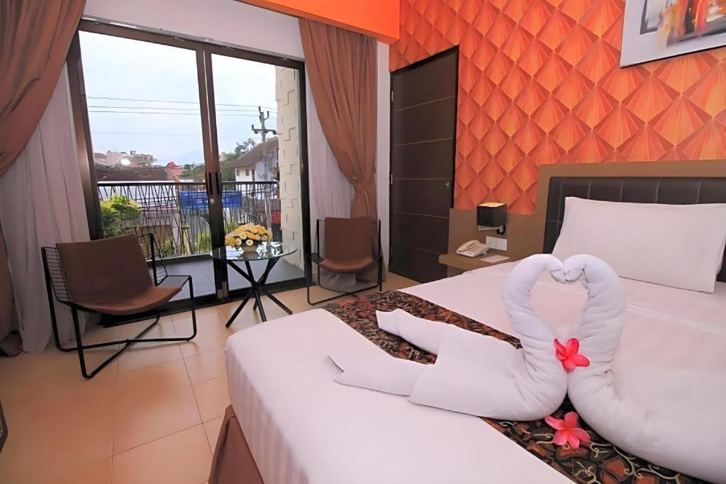 Hotel Grand Malioboro Yogyakarta Exterior foto