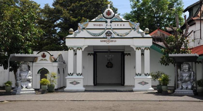 Hotel Grand Malioboro Yogyakarta Exterior foto
